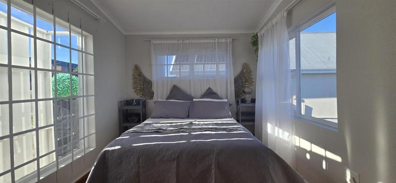 6 Bedroom Property for Sale in Reebok Western Cape